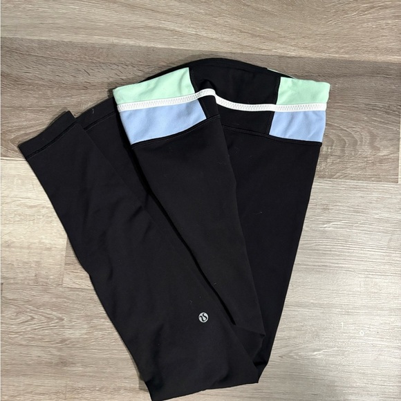 lululemon athletica Pants - Lululemon Athletica Black and Green Leggings with Stretchy Comfort